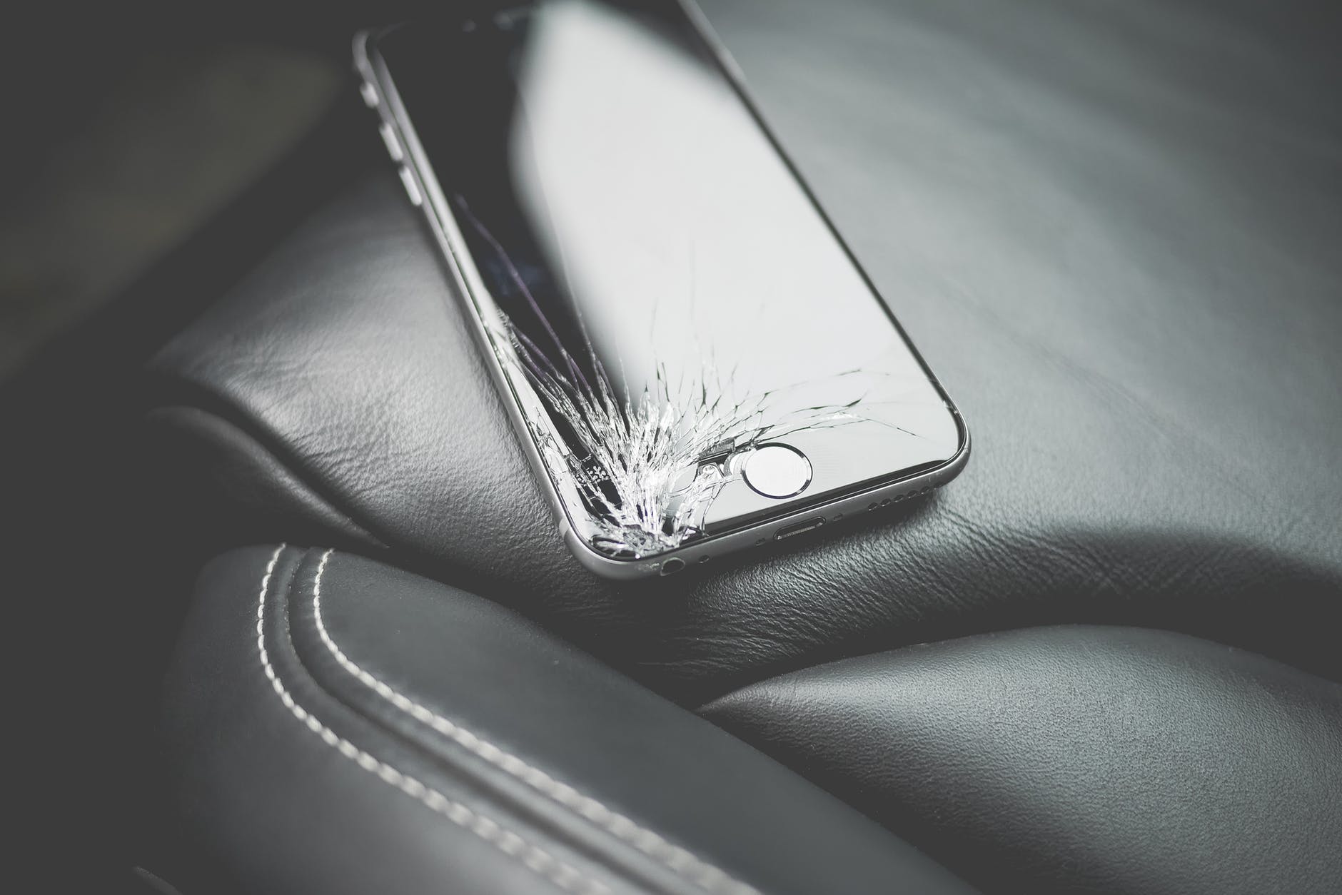 Top 5 Reasons to Repair a Cracked Phone Screen